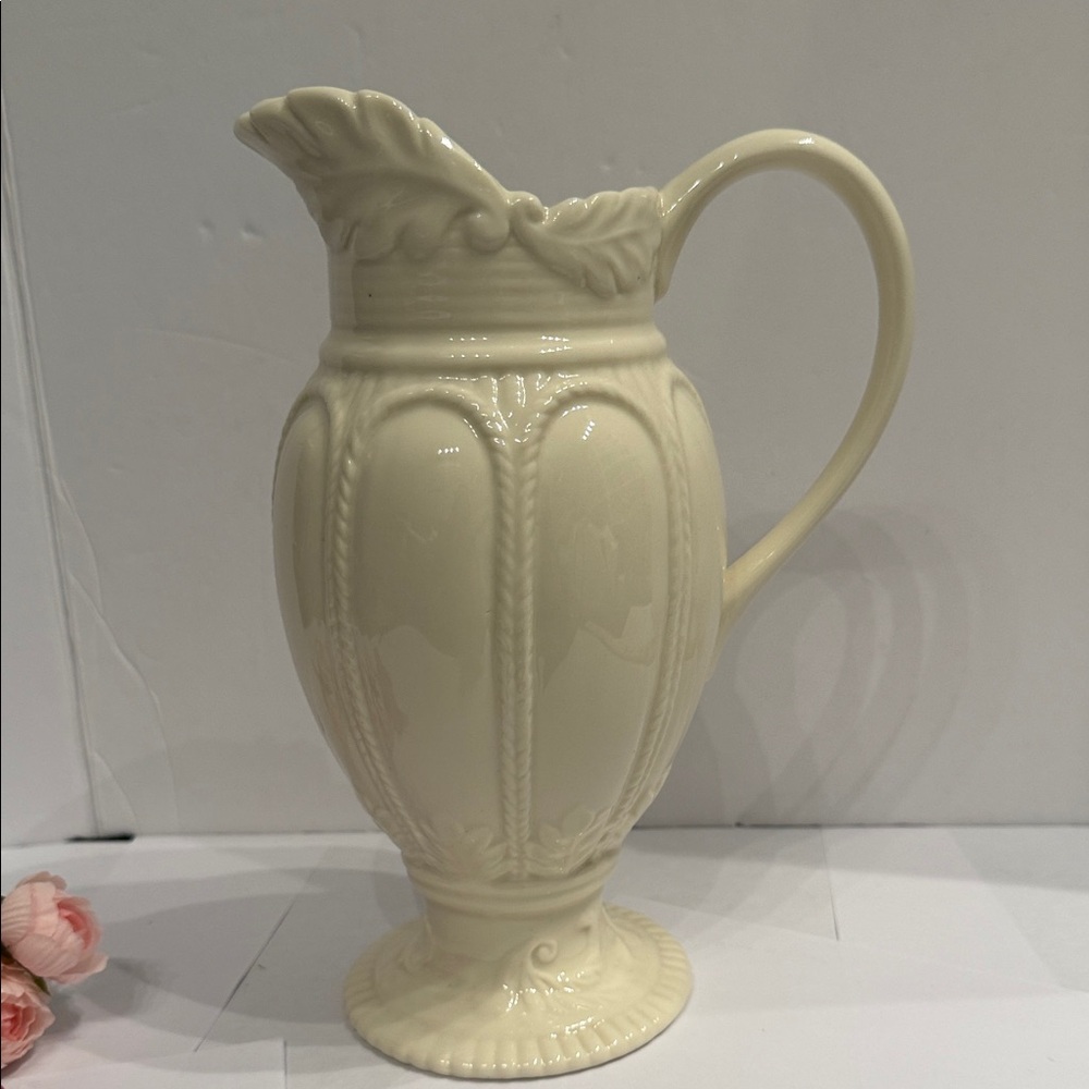 Two's Company vintage pitcher jug vase 9 inch cream color porcelain - Picture 7 of 10